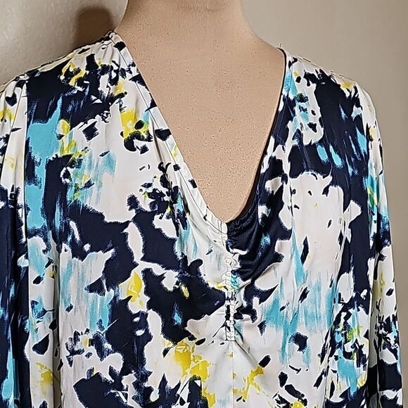 NWT Banana Republic Medium Long Sleeve Satin Floral blouse top - Picture 3 of 9